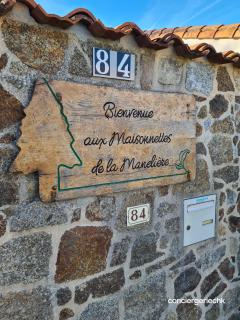 La Manelière Logement 3 Gîte accessible PMR de campagne à 10 min du Puy duFou - 3