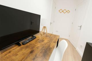 Tuebrook House 7 Bed with En-suite Sleeps 13 - 1