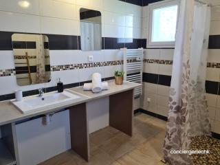 La Manelière Logement 3 Gîte accessible PMR de campagne à 10 min du Puy duFou - 1