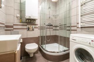 Katowice Central Apartment by BookingHost - 9