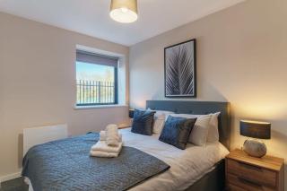 Spacious Salford Quays Apartment, Prime Location - 5