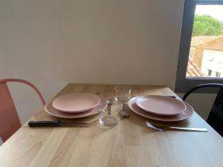 V2 Studio avec balcon, plein centre - 5 min Golfech - 5