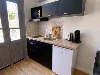 V2 Studio avec balcon, plein centre - 5 min Golfech - 6