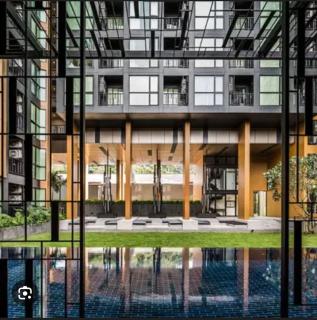 Elegant Stay with 360 degree Panoramic Rooftop Pool - 4