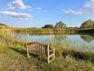 Rural Lake View in Welford upon Avon - 9