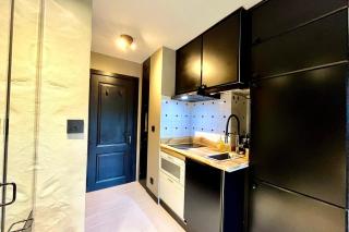 Bright apartment with balcony and pool - 6