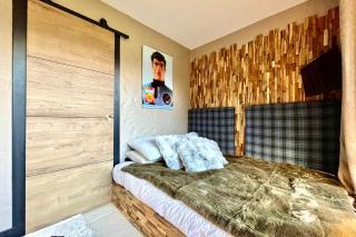 Bright apartment with balcony and pool - 4