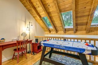 Hot Tub and Fire Pit Cozy Cabin in Maggie Valley - 9