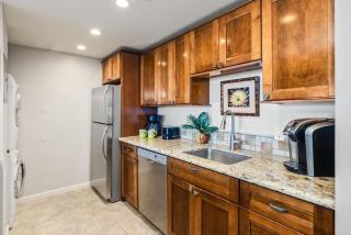 Valley Isle 304 · VI 304 Beautifully Decorated OceanFront Condo - 7