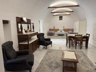 Alexander House 1 - 2