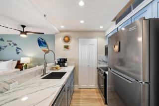 Mahana 1202 · MA 1202 OceanFront Penthouse Studio in Kaanapali - 4