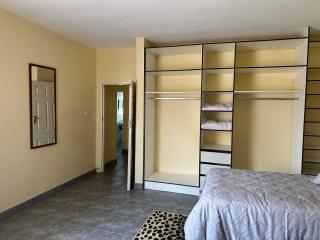 Hatfield - Staylax Manor 3 - 5