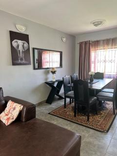 Hatfield - Staylax Manor 3 - 6