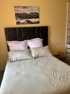 Hatfield - Staylax Manor 3 - 4