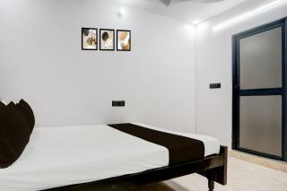 Hotel O Swarun and Banquet Hall Gulzarbagh Station Bus Stop - 2