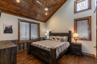 Blue Creek Cabin at Eagles Nest - 8