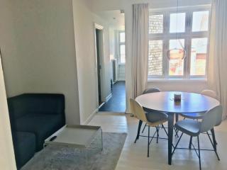 Great 1-BR apartment in great location - 60 - 9