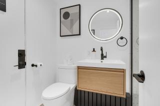 The Speakeasy Suite 503 With Parking - 2