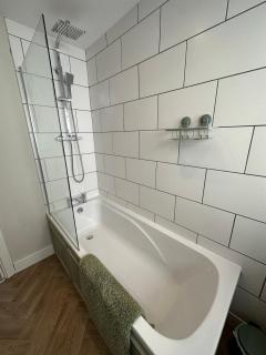 Cosy two bedroom cottage - 4