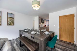 6 Riverside Mews - 2