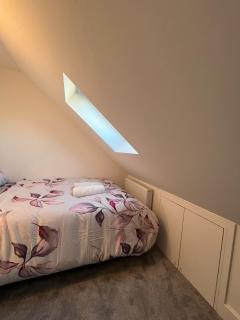 Nice 4 Bedroom House 3 bath In Chigwell, Hainault - 5