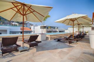 Workspace, Mini-Bar and Rooftop Pool, 2BR Retreat - 1