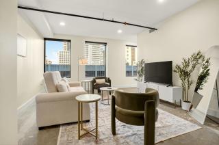 Chic Downtown Tulsa Beacon 2BR Stay - 4