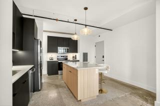 Chic Downtown Tulsa Beacon 2BR Stay - 2