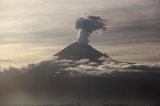 Penthouse with Glass Floor and Volcano View - 6