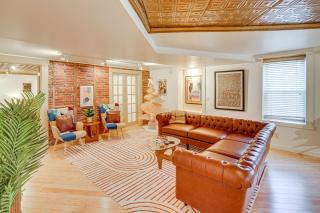 Walk to Athens Riverfront Park! Modern-Retro Apt - 4