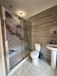 room 2 chesterton Grove - 2