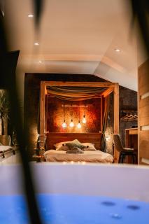 Love Room Vendée avec JACUZZI privatif - 8
