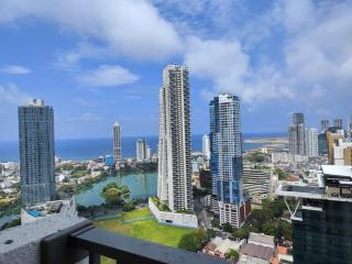 Super luxury apartment with stunning views in Tri-Zen Colombo 2 - 3