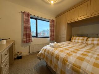 room 2 chesterton Grove - 9