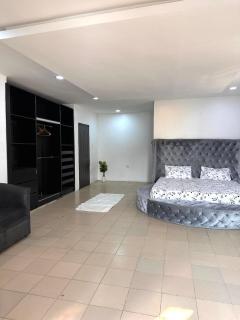 The Hinsley Apartment 1 - 8