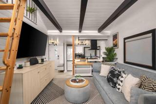 Seabatical on The Strand - 9