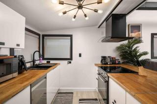 Seabatical on The Strand - 6