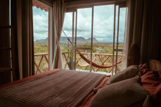 Casa Runa de pedra com vista para o morro da baleia - Alto Paraíso de Goiás - 0