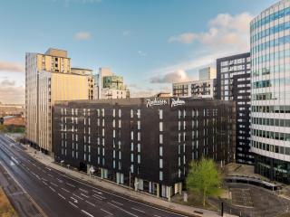 Radisson Hotel Manchester City Centre, A Verified Net Zero Hotel - 2