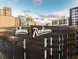 Radisson Hotel Manchester City Centre, A Verified Net Zero Hotel - 7