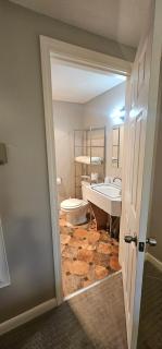 Lake Shore Farm Inn - 1