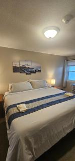 Lake Shore Farm Inn - 3