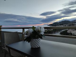 Apartamento con terraza, vistas playa y montaña - 0