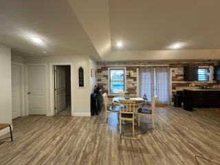 Spacious Home with Pool book your stay! - 1