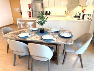 Sea and Golf Course View 3BR in Mayan Yas Island - 6