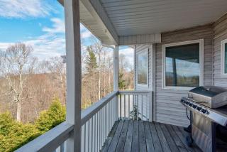 Hilltop Hideaway - 6