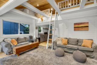 Wagon Wheel Cottage - Relax, Swim, Paddle, Explore - 4