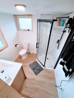 Small Town Mountain Side Home Close to Nature and Parks - 6