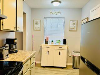 NEW Getaway by Gulfport Beach - Gulfport - 4