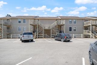 Stunning Views, Inviting Pools, and Endless Fun! - 9